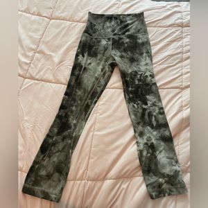 Lululemon leggings size 4